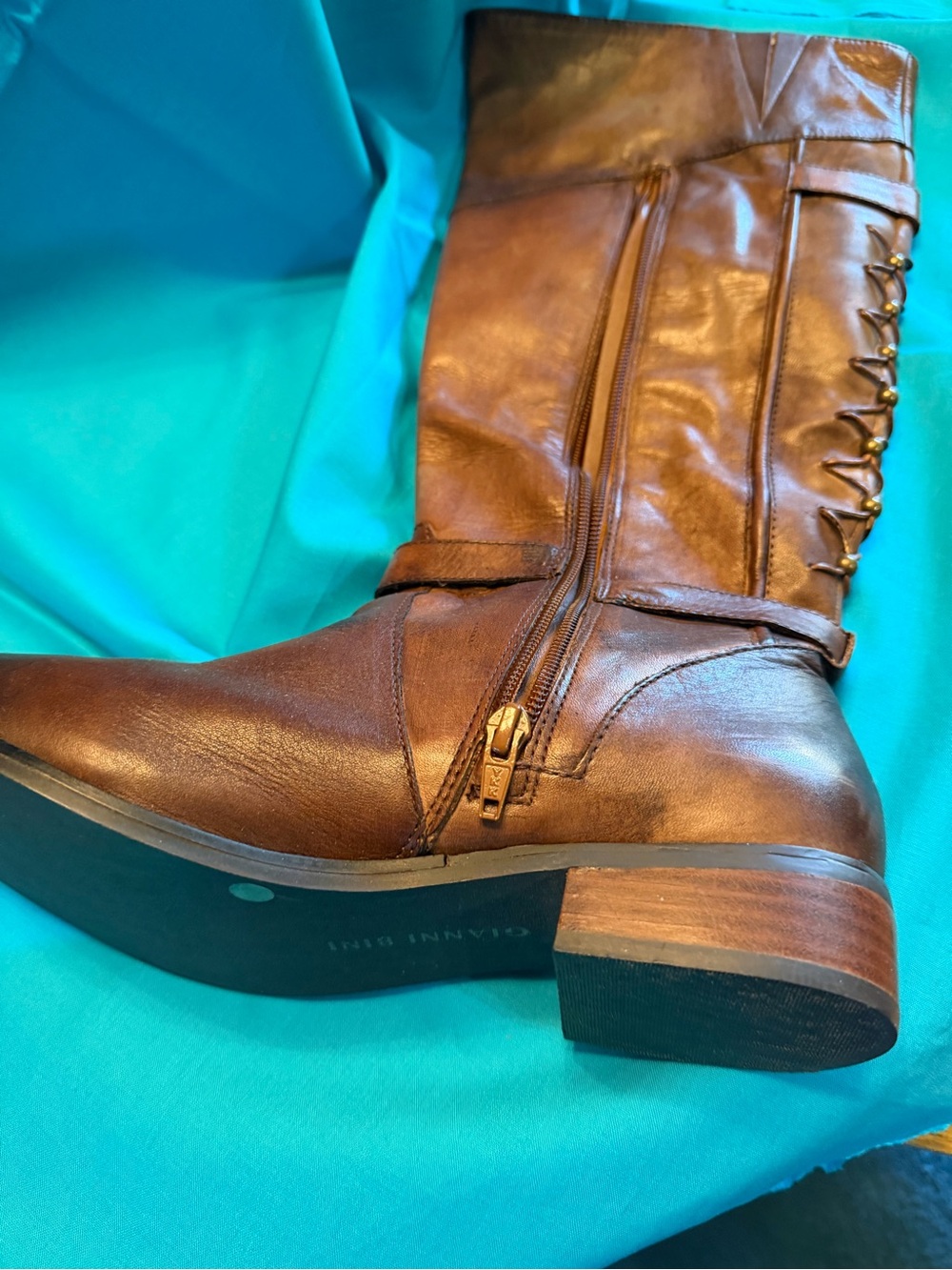 Women’s Brown Leather knee high Boots. A side zipper helps for easy on and off. - Picture 6 of 6